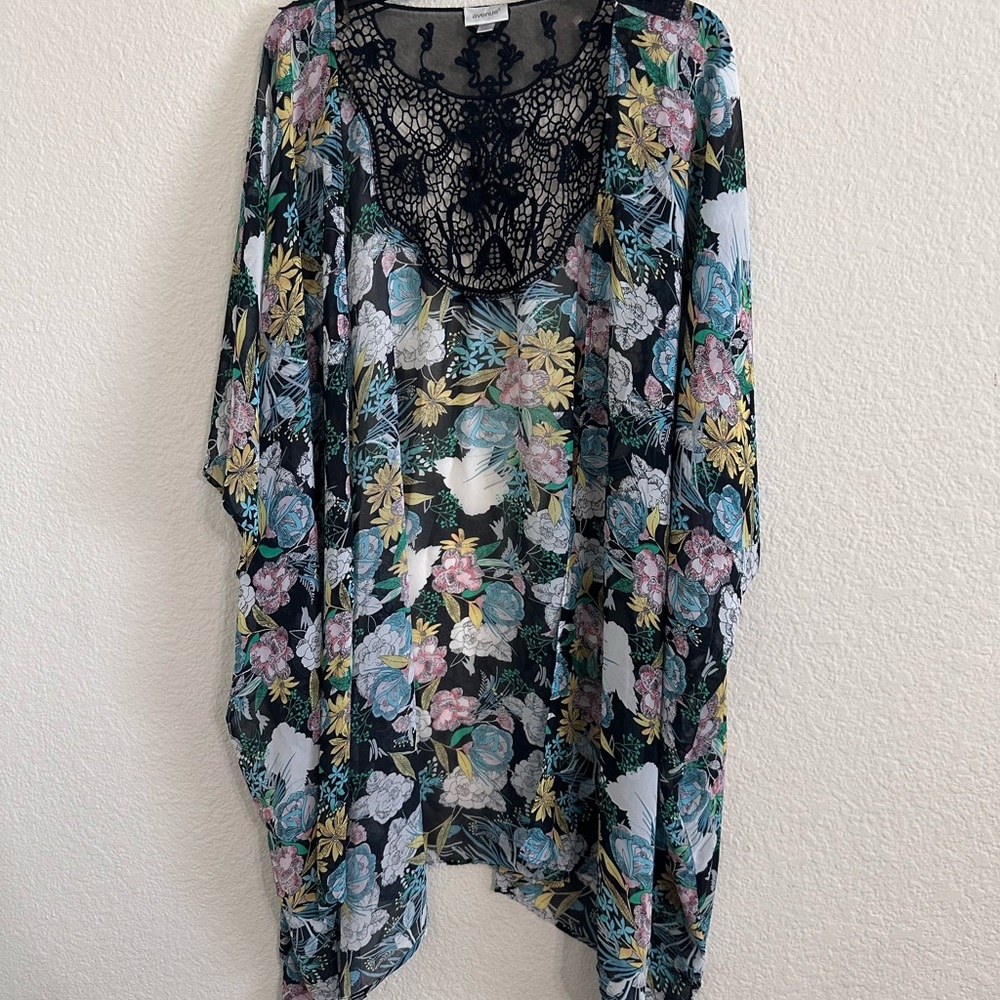 AVENUE Sheer Floral Crochet Back Open Flowing Cardigan Cover Up Plus Sz 18/20